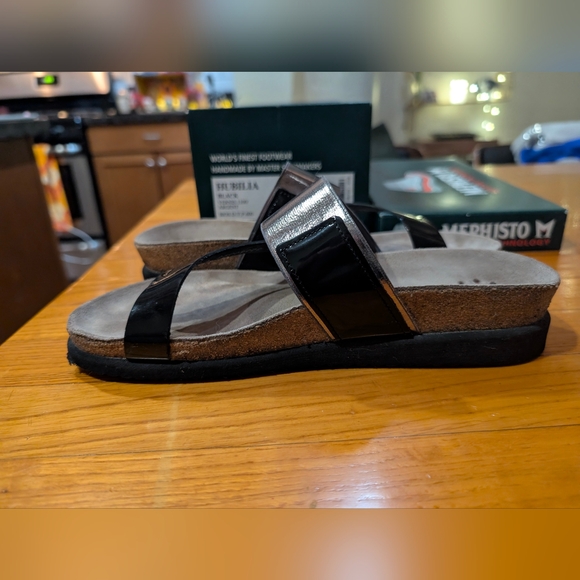 Mephisto Hubilia black and silver patent leather sandals (EU38, US8) LNWOT - Picture 4 of 9
